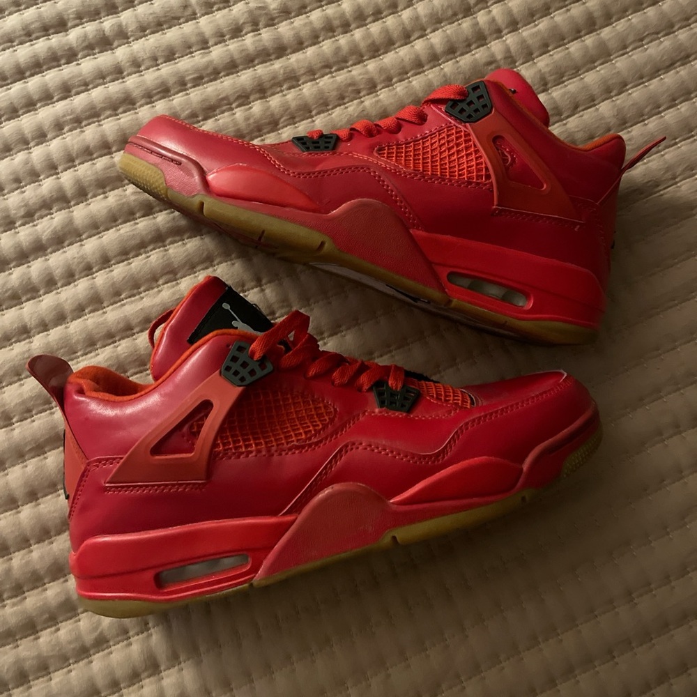Red Basketball-Inspired Sneakers with Cushioned Support